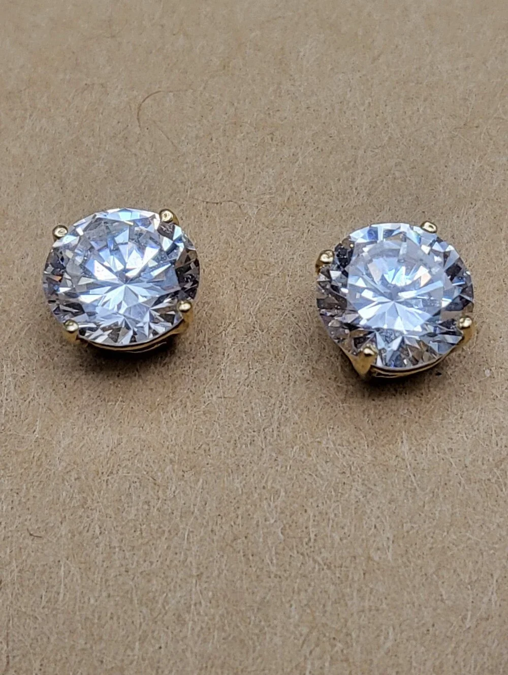 14K Gold Classic Stud Earrings w/ Round Brilliant CZ Crystal Vintage Timeless